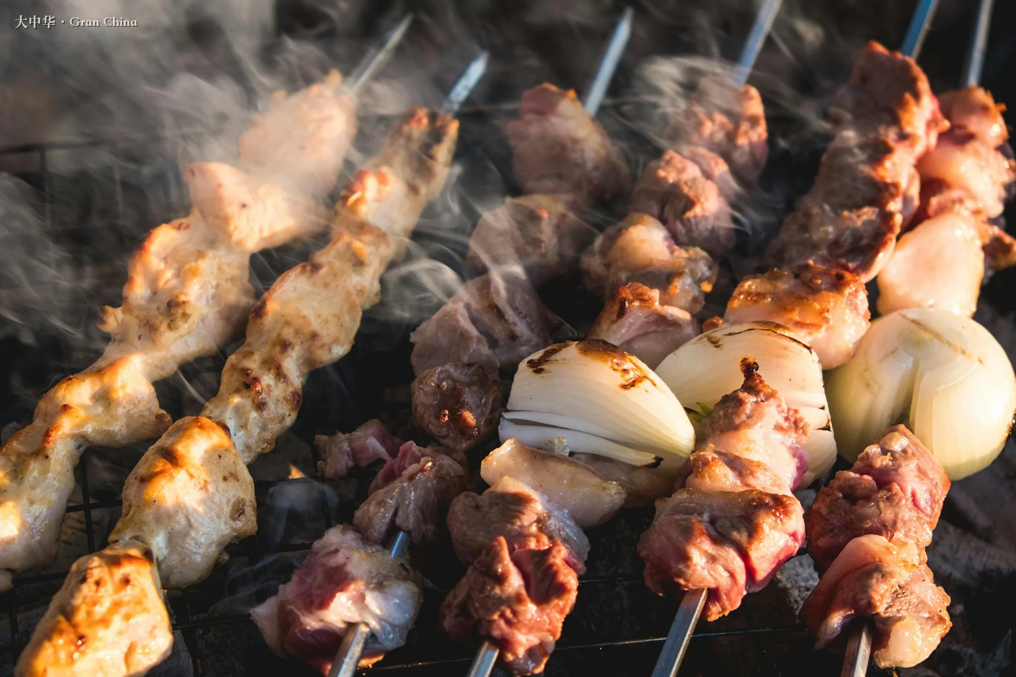 Brochetas de cordero a la brasa — Gran China Torrevieja
