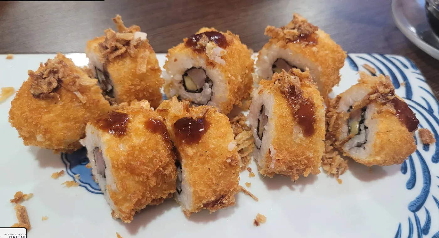 Rollitos de sushi fritos crujientes — Gran Muralla, Torrevieja
