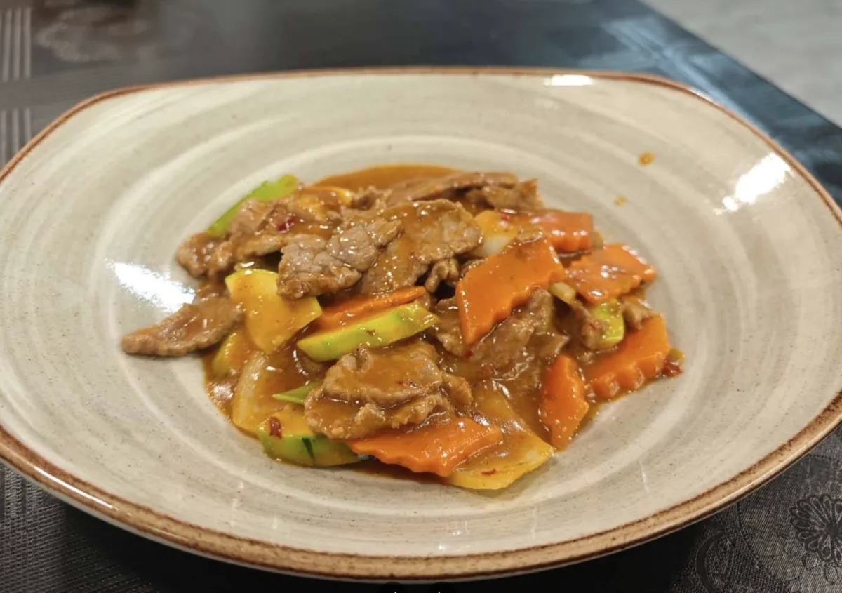 Ternera salteada con verduras — Wan Yuan